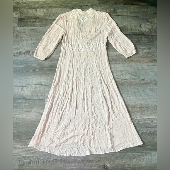 FREE PEOPLE Embroidered Fable Midi Dress XS Cream Light Peach Nude Floral Boho - Picture 6 of 7